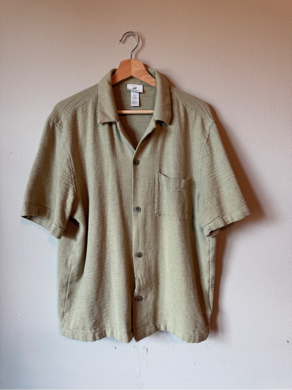 H&M Short Sleeve Button-Down Shirt in Sage Green